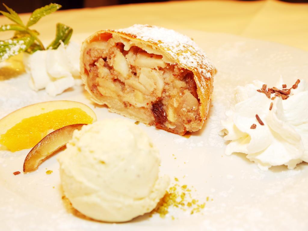 Kreuz-Post Hotel-Restaurant-Spa Vogtsburg Eksteriør bilde