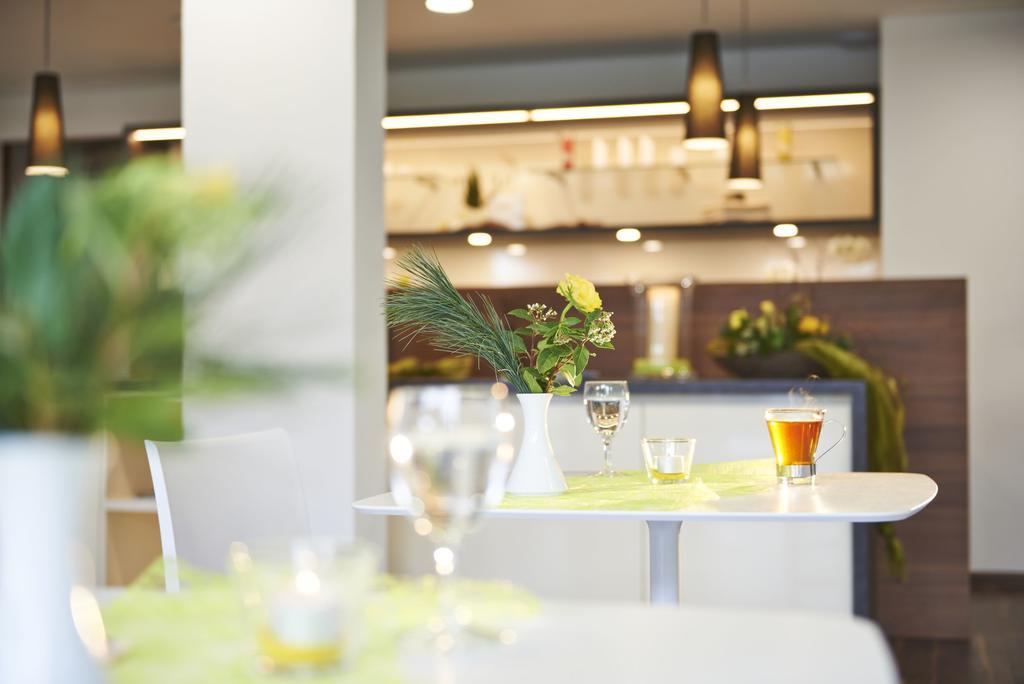 Kreuz-Post Hotel-Restaurant-Spa Vogtsburg Eksteriør bilde