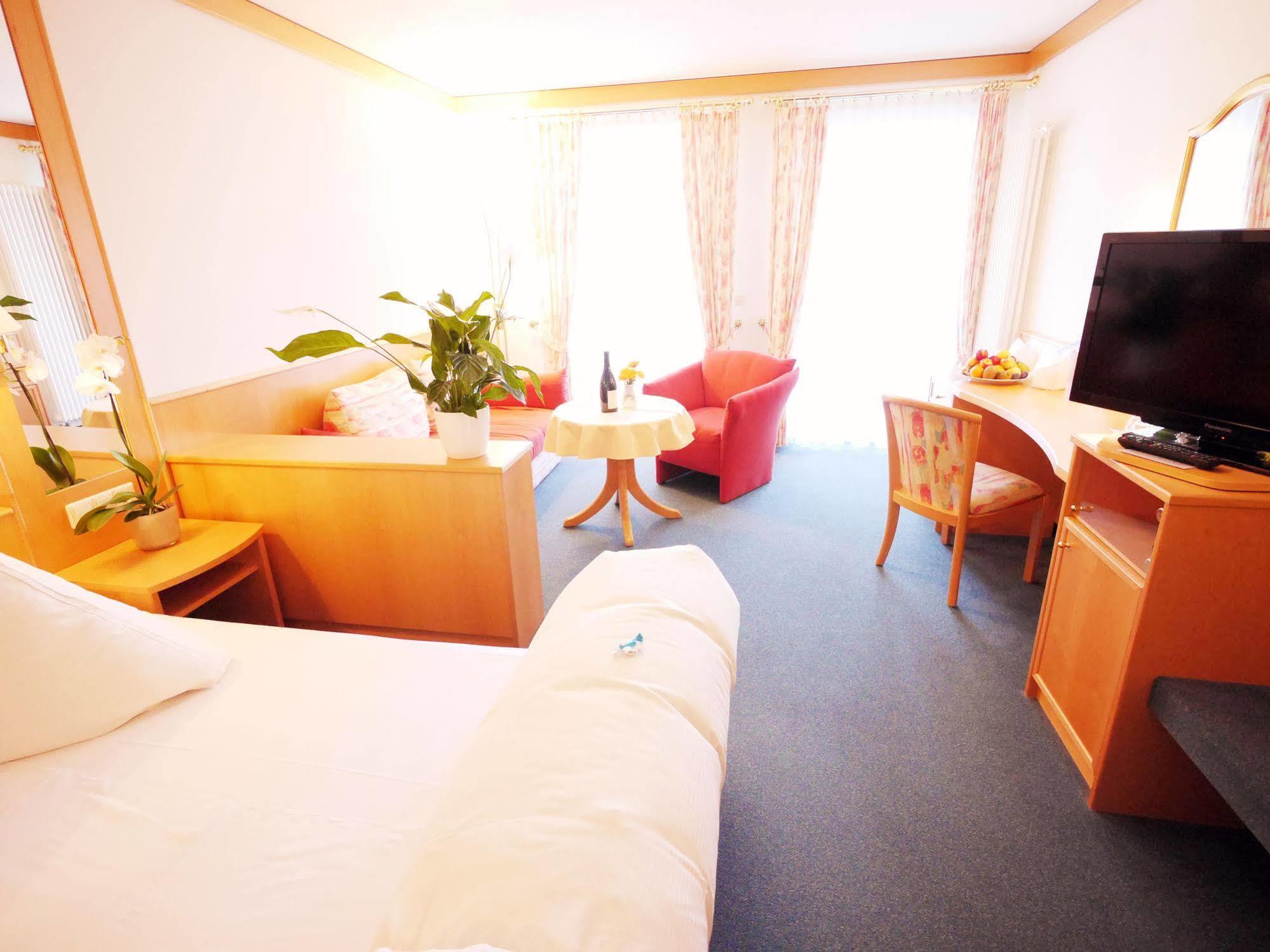 Kreuz-Post Hotel-Restaurant-Spa Vogtsburg Eksteriør bilde