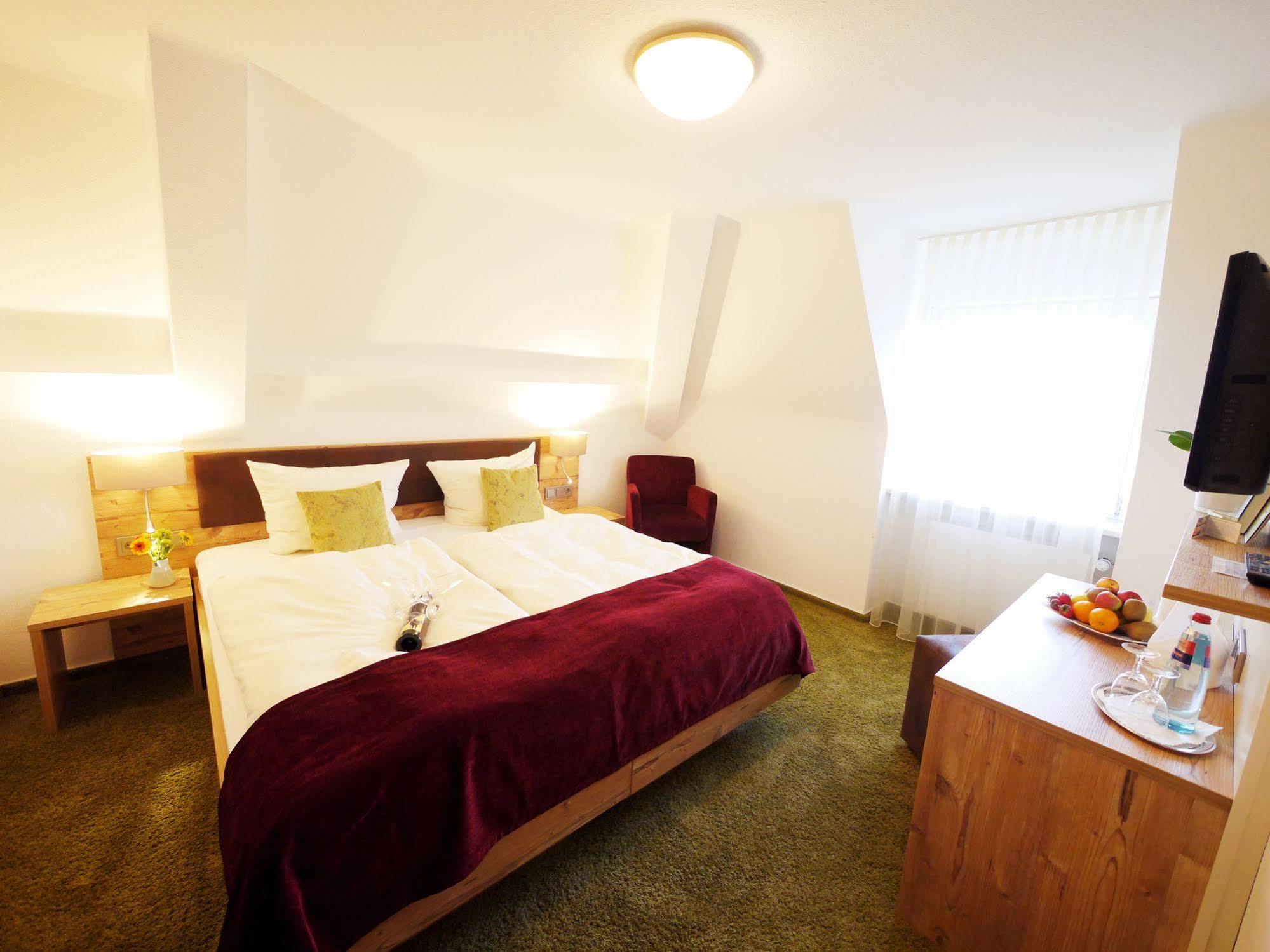 Kreuz-Post Hotel-Restaurant-Spa Vogtsburg Eksteriør bilde